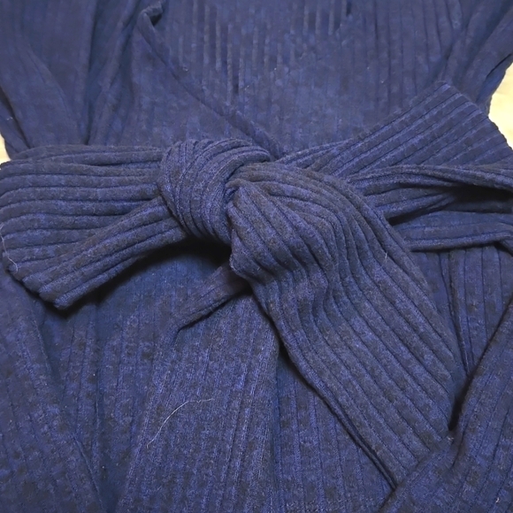 Saint and Sofia Victory Rib Top navy blue faux wrap belted ribbed sweater - Picture 7 of 8